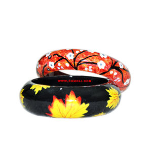 Fait main en bois peinte à la main bracelet bracelet feuille design - Product Image 2