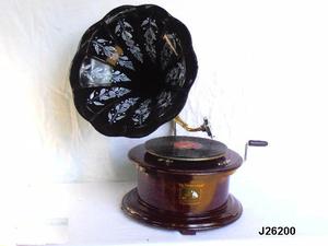 Gramófono con Base redonda de madera con cuerno de latón pintado, decoración del hogar en blanco y negro para sala de estar, regalos novedosos - Product Image 3