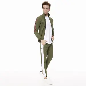 Set Pakaian Olahraga untuk Pria, 100% Katun Kustom Slim Fit Sepak Bola Pakaian Jogging