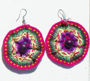 Pendientes de Mujer, Material de Alpaca, Tela, Adorno Étnico Tribal, Diseño Tradicional Peruano, Joyería Hecha a Mano, Regalo - Product Image 1