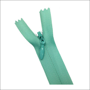 High Quality Open-End Invisible Zipper Foot with Auto Lock Feature for Shoes Garments Bags Pillows Home Textiles Jeans - Product Image 2
