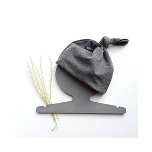 Gorro de algodón 100% orgánico, certificado CPSC, con logotipo personalizado - Product Image 1