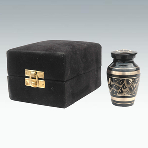 Urna de cremación de recuerdo de Latón chapado en oro de Laurel clásico para urna de cenizas humanas Urna de cremación de tamaño de recuerdo a la venta - Product Image 3