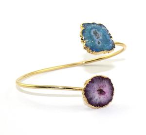 Pulsera de cuarzo solar azul y púrpura natural, brazalete ajustable de buena calidad con doble piedra electrochapada - Product Image 2