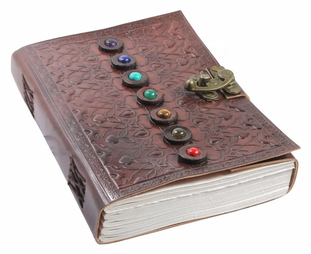 Libro de cuero vintage de sombras, diario de papel hecho a mano, cuaderno sobrenatural con piedras preciosas de Chakra, cristales curativos y pestillo
