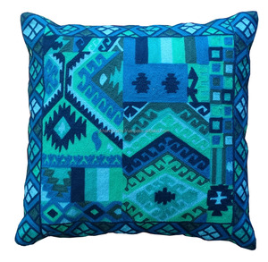 Fundas de cojín de algodón bordadas Suzani hechas a mano de fabricante - Product Image 1