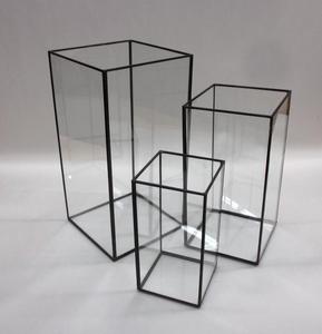 Squires Atrium Lanterne carrée en verre fait à la main en métal Trois bougeoirs Logo couleur personnalisable pour la décoration de la maison/du mariage - Product Image 3