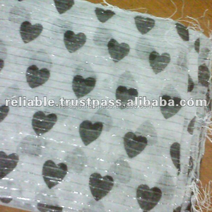 Bufanda elegante de algodón con estampado de corazones Último diseño muy popular en mujeres - Product Image 2