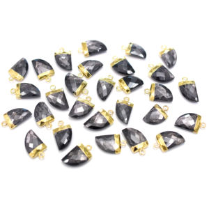 Hypersthene 13 a 15 MM con forma de cuerno de fianza colgante chapado en oro - Product Image 4