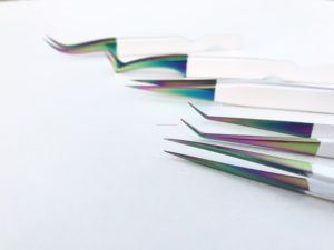 Pince à épiler classique hybride professionnelle d'extension de cils conception incurvée en fibre d'acier inoxydable enduite de couleur durable à haut volume - Product Image 5