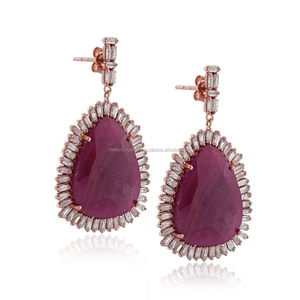 Pendientes colgantes con gemas de Rubí, oro rosa, 14k, Baguette blanco, diamantes - Product Image 4