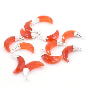 Pendentif en onyx rouge en forme de lune, 16-18 mm, laiton plaqué argent avec anneau, breloque en pierre précieuse pour la fabrication de bijoux - Product Image 4