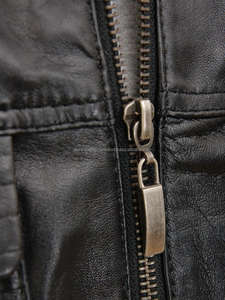 Veste de Moto Rétro en Cuir pour Hommes, Bomber d'Hiver avec Fourrure de Mouton, Col à Capuche Grande Taille, Décoration de Poche en Polyester - Product Image 4