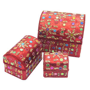 ผู้ผลิตอินเดียอัญมณี Kumkum กรณีโบราณ Trinket กล่องเครื่องประดับทําด้วยมือชุดเก็บกล่องแววสีแดงที่มีคุณภาพสูง - Product Image 4