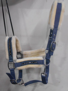 Sillín de nailon inglés para caballos, elegante equipo de entrenamiento de caballos con relleno de visón, diamantes de imitación, cuerda de PP - Product Image 4