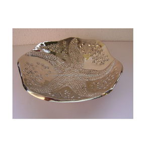 Plateau de service en feuille d'érable en métal et aluminium Plateau décoratif au design fabuleux Plateau de service aux fruits secs et plateaux à vendre - Product Image 2