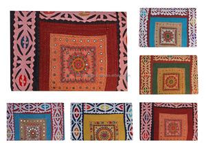 Quilt Kantha avec appliques brodées en miroir fournisseur d'or - Product Image 2