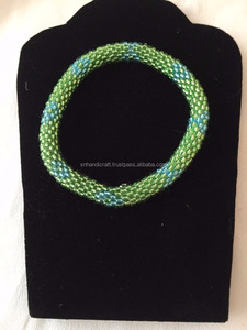Pulseras de Cuentas de Vidrio Hechas a Mano en Nepal, Magia Hecha a Mano - Product Image 2