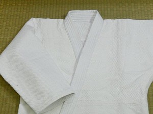 Gi de judo de style traditionnel de haute qualité pour la pratique du karaté - Product Image 4