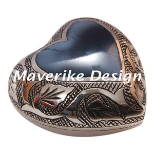 Urna de ceniza de recuerdo de corazón grabado púrpura Mini urna de cremación de corazón para cenizas humanas Honor a su ser querido Perfecto para adultos - Product Image 6