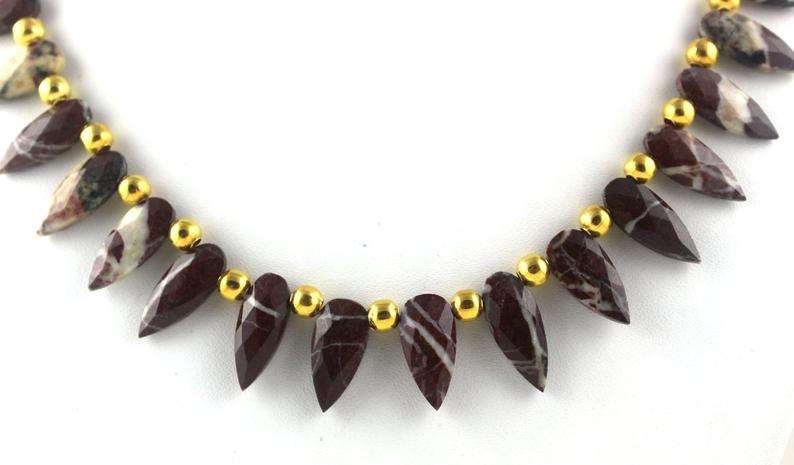 สีน้ำตาล