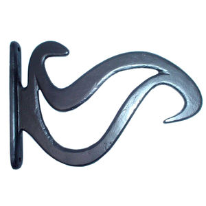 Gancho de maceta de metal industrial de hierro forjado hecho a mano Diseño colgante elegante para plantas de interior al aire libre - Product Image 1