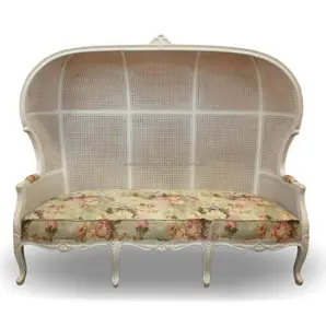 Egg Sofa - Classic Jepara 3 Seats Canopy Sofa FurnitureによるDwira jepara Furniture Manufacturer。