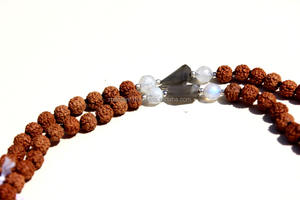 Collier Mala noué à la main en Labradorite Rudraksha 108 perles style bohème pour les fêtes bouddhistes et les cadeaux - Product Image 5