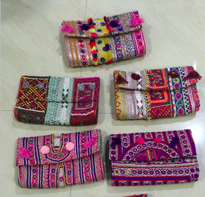 Pochette de soirée colorée vintage Banjara faite à la main - Product Image 3