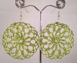   Pendientes de Aro de Ganchillo Hechos a Mano, Estilo Shabby Chic, Color Verde Oliva, Hermosos y Encantadores - Product Image 1