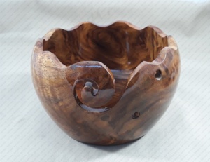 Tazón para Hilos de Madera de Sheesham Tallada Estilo Arte Antiguo 2022 de Ayaans Creations, Modelo Decorativo Pulido 4040, Tipo Teca por AYAANS - Product Image 2