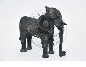 Sculpture éléphant tribal en laiton, pièce de haute qualité, simple et élégante, fait à la main, à bas prix - Product Image 1