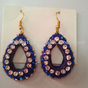 Anillo de oreja de cristal de moda hecho a mano con diseño elegante para ocasiones de compromiso - Product Image 1