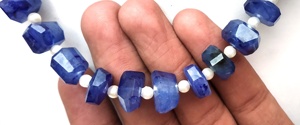 Pierre précieuse saphir bleu naturel à facettes en forme de pépites de bonne qualité 10-13mm pour la fabrication de beaux bijoux - Product Image 2
