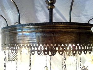 BR337 Reproduction Vintage Traditionnelle Lustre en Verre de Murano Teinté Blanc Style Antique Moderne E26 Base Plafonnier - Product Image 3