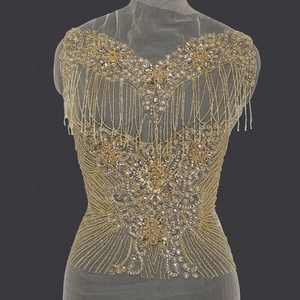 Nueva llegada pesado brillante hecho a mano coser grandes diamantes de imitación con parche con tul para vestido de noche Decoración - Product Image 1