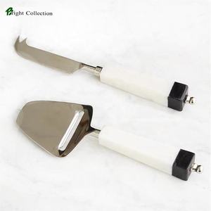 Couteaux à fromage mignons ensemble de fondue mignon manche en marbre ensemble de couverts de planche à fromage ronde en bambou avec manche en spirale - Product Image 1