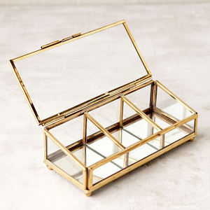 Nouveau modèle Tables multi-compartiments Plateau décoratif en verre et laiton Plateau décoratif en métal doré avec miroirs rectangulaires - Product Image 1