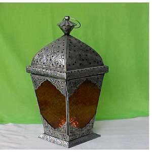 Lanterne chauffe-plat marocaine en métal antique de forme carrée faite à la main de conception unique - Product Image 1