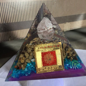 Chakra cristal rugueux Orgone nouvelle pyramide Vaastu plaque métallique de l'Inde - Product Image 1