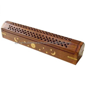 Porta Incienso Redondo de Madera Pulida Hecho a Mano con Tema de Amor para Decoración del Hogar y Uso en Mesa - Product Image 1
