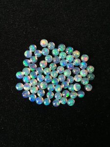 Cabochon en opale de feu éthiopienne naturelle de 4mm AAA + Grade Multi Fire Pierres précieuses en vrac de haute qualité IGI Certified Thermal Treated Wholesale - Product Image 3