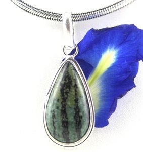 Colgante de Piedra Preciosa Lisa de Jaspe Oceánico Verde Unakita Natural de Forma Mixta Chapado en Oro de Plata de Ley 92.5, Regalo de Joyería DIY - Product Image 2