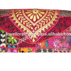 Bolso de mano estilo bohemio Banjara bordado a mano con cierre de cremallera y forro de poliéster - Product Image 2