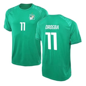 Conjunto de uniformes de fútbol juvenil, camiseta y pantalones cortos de fútbol para niños personalizados para equipos escolares o académicos - Product Image 3