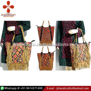 Sac à main en cuir à franges tribales - Product Image 1