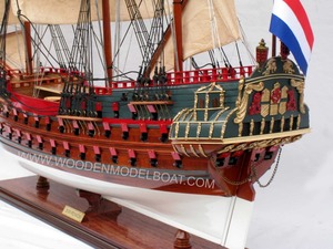 ZEVEN PROVINCIEN PAINTED WOODEN MODEL <b>BOATS</b> Handcrafted Novelty <b>Gifts</b> - Product Image 3