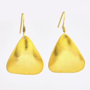 Pendientes de alambre de oreja colgantes chapados en oro de diseñador hechos a mano de Plata de Ley 925 regalo de boda de moda para mujer - Product Image 1