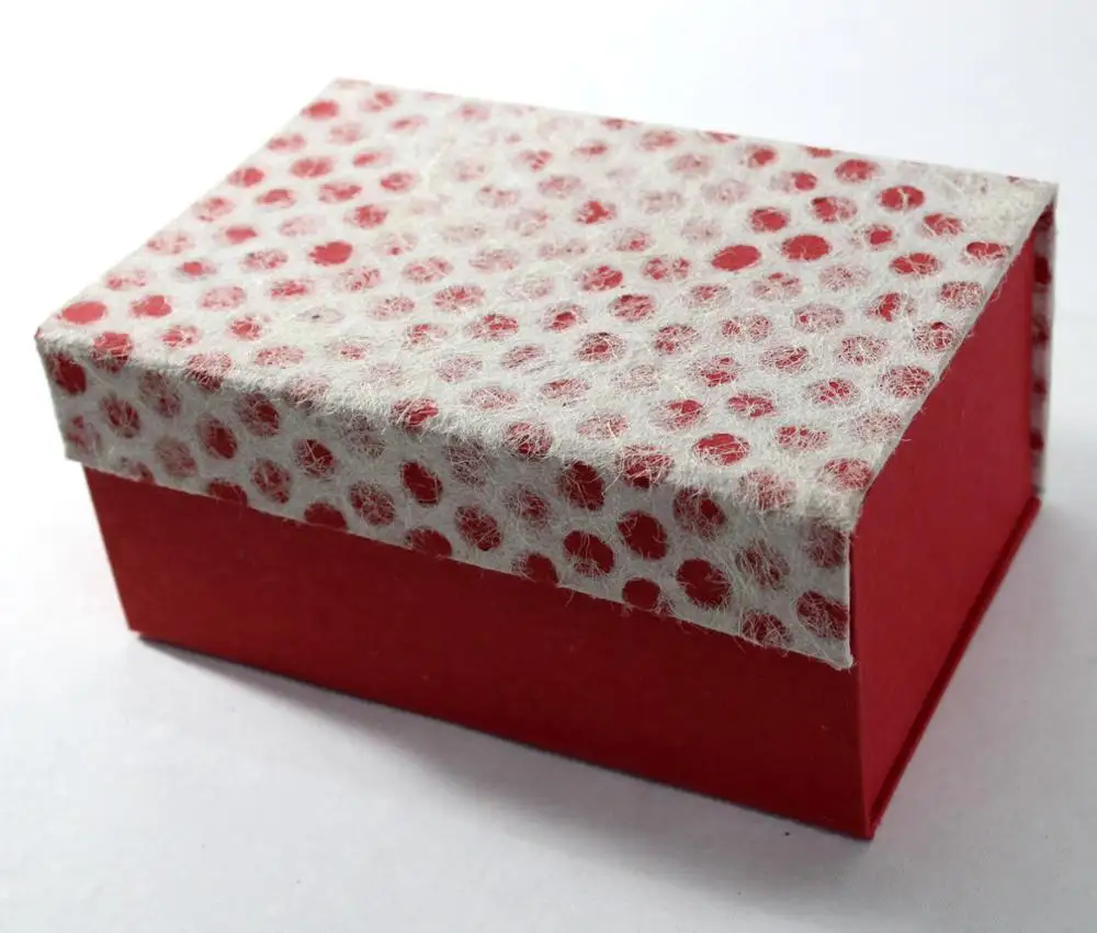 Kotak lipat penutupan magnetik kardus kertas renda buatan tangan desain cantik untuk hadiah penyimpanan kosmetik