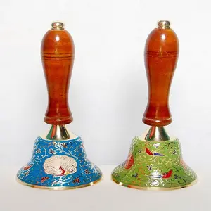Campana de latón antigua al por mayor con mango de madera, campana de Metal, decoración elegante, campana estándar de lujo al por mayor a la venta a bajo precio - Product Image 1